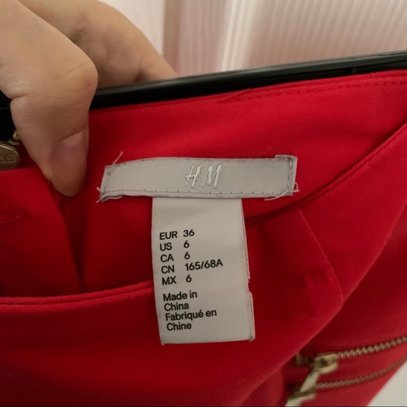 H&M red zipped skirt - Picture 3 of 4